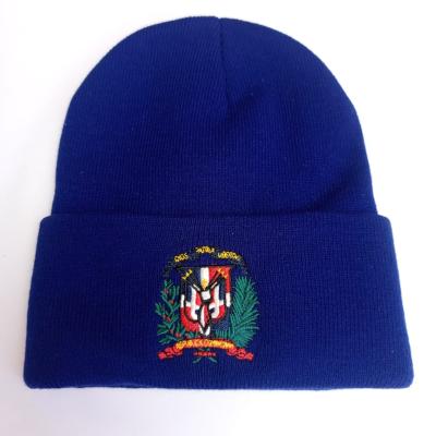 Gorro con escudo dominicano